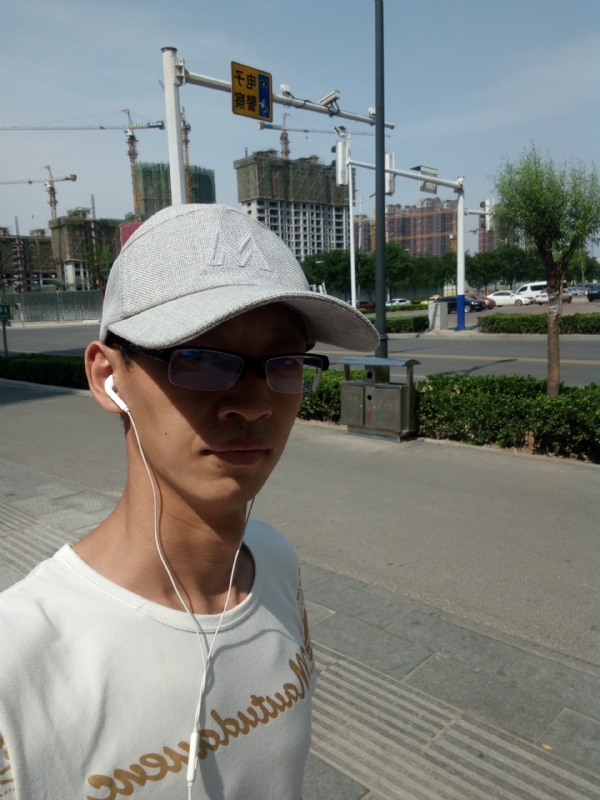 挥一挥手什么都没有的第一张照片--清流相亲网