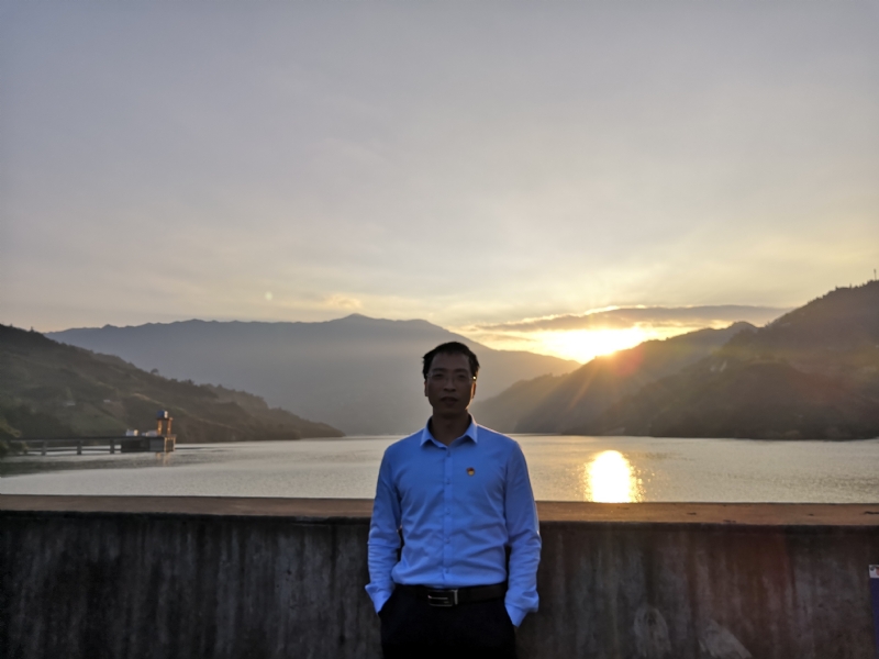 庸人自扰的第一张照片--清流相亲网