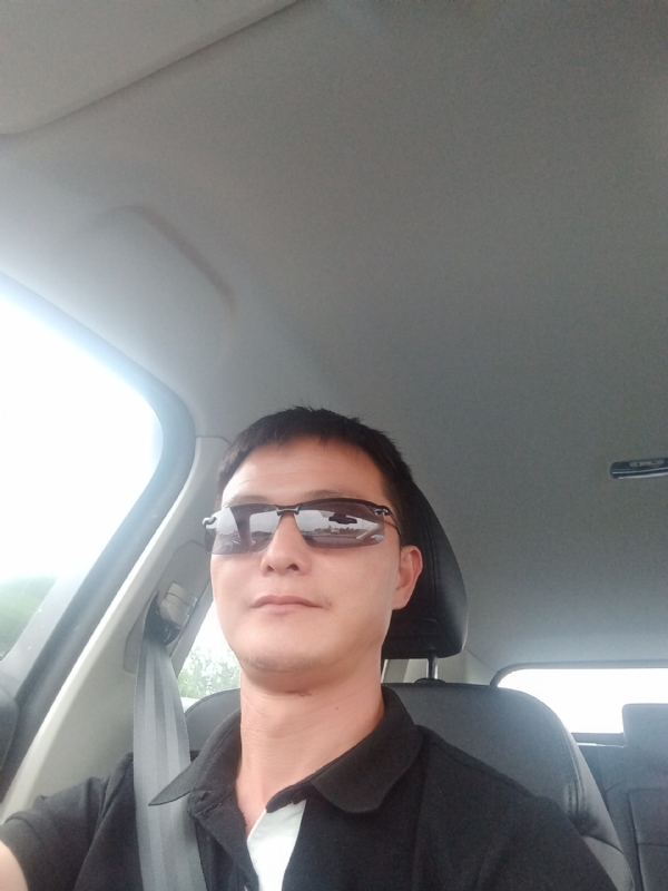 孤独的男人的第二张照片--清流相亲网