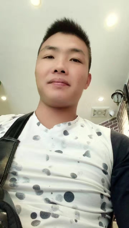 吃生蚝的小乖乖的第一张照片--清流相亲网