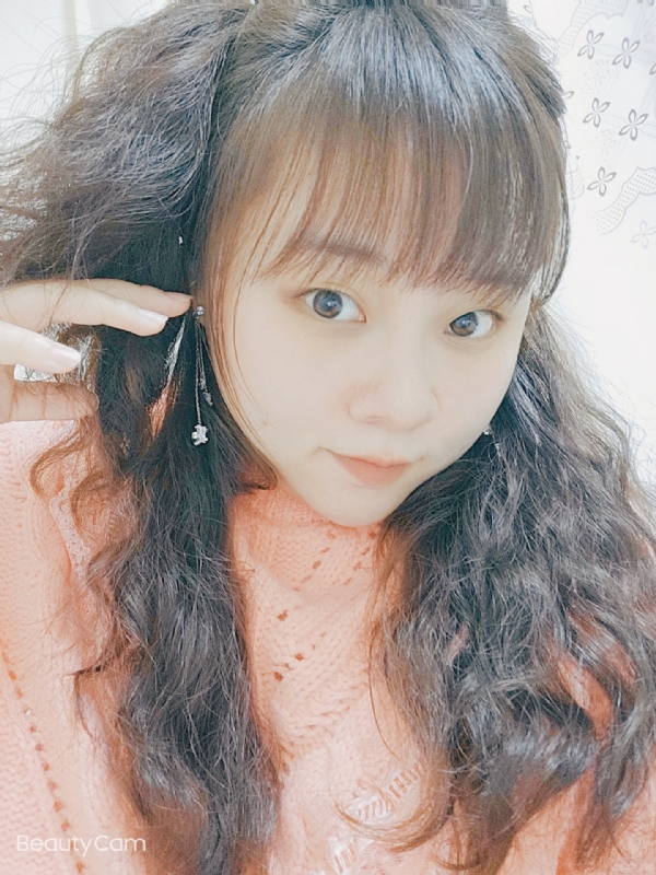 艾薇儿的第一张照片--清流相亲网