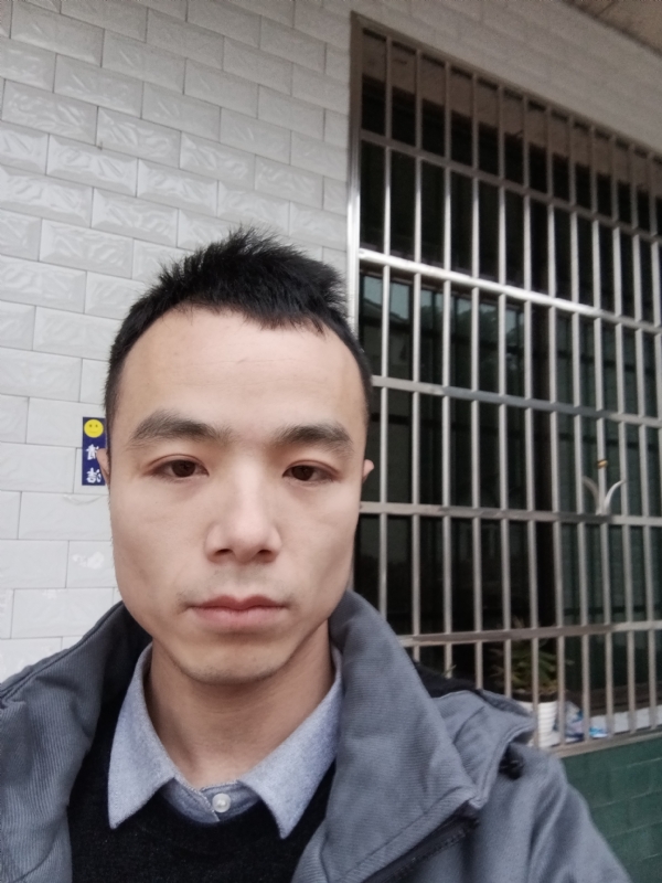 笑得那么开心的第一张照片--清流相亲网