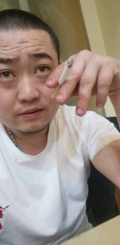 孤独的螃蟹的第一张照片--清流相亲网