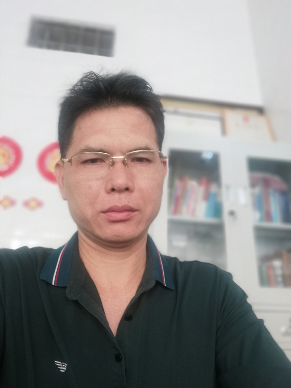 后视镜的第一张照片--清流相亲网