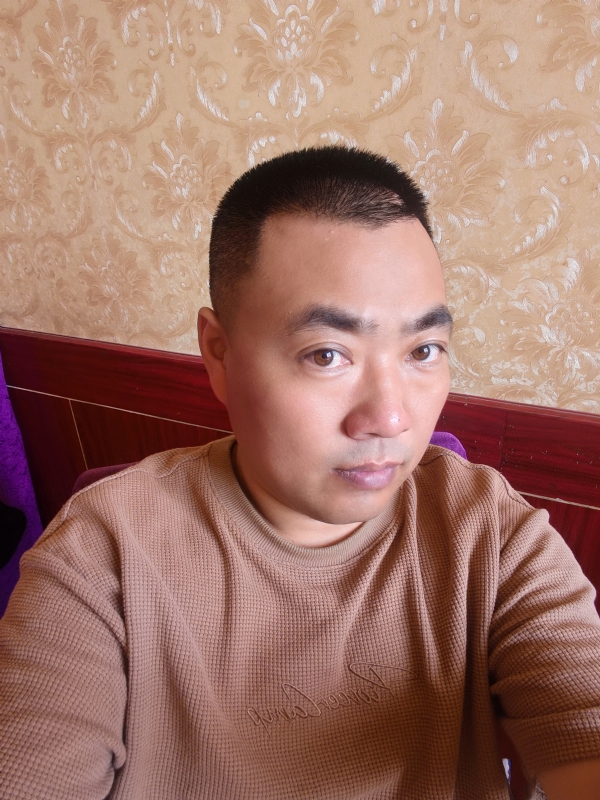 擦亮眼睛向前看的第二张照片--清流相亲网