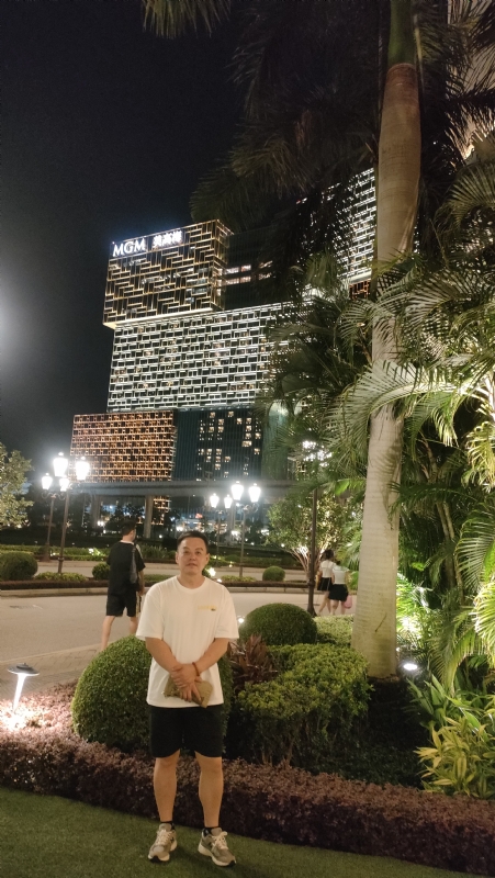 熟悉的身影的第一张照片--清流相亲网